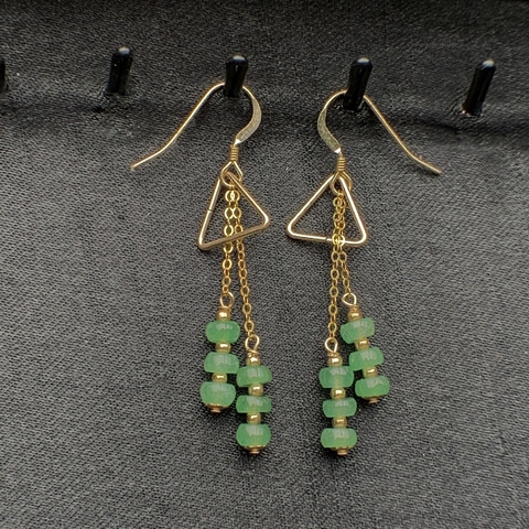 Khuyên tai ngọc phỉ thúy tự nhiên (Jadeite A) -nt617