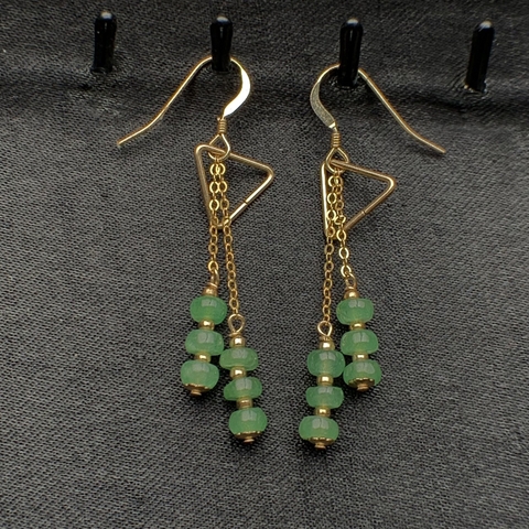 Khuyên tai ngọc phỉ thúy tự nhiên (Jadeite A) -nt617