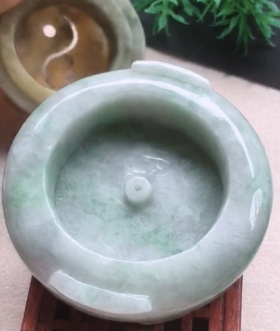Lư đốt trầm hương chạm âm dương ngọc phỉ thúy tự nhiên Jadeite A -NT649