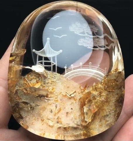 Đá phong thủy Thạch Anh Ưu Linh tự nhiên chạm âm phong cảnh -ul17