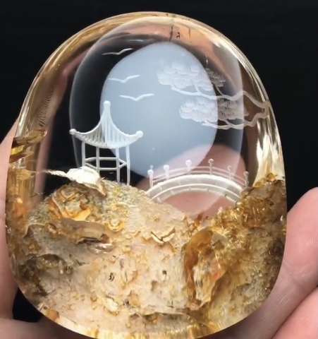 Đá phong thủy Thạch Anh Ưu Linh tự nhiên chạm âm phong cảnh -ul17