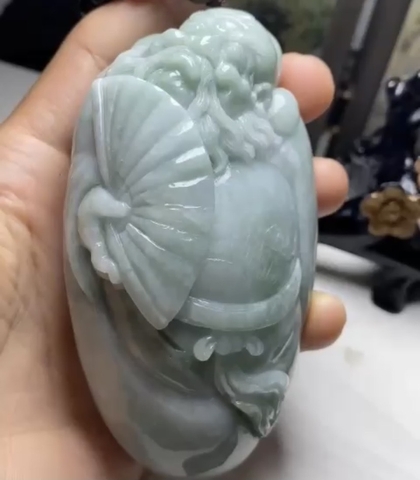 Ngọc bội phong thuỷ chung quỳ trừ tà Ngọc phỉ thuý Tự nhiên Jadeite loại A -NT695