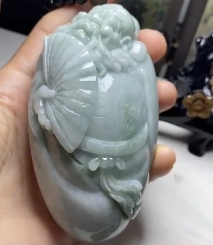 Ngọc bội phong thuỷ chung quỳ trừ tà Ngọc phỉ thuý Tự nhiên Jadeite loại A -NT695