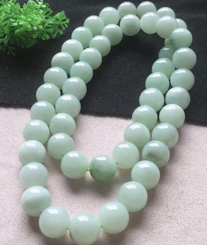Chuỗi hạt xanh lục nhạt Ngọc phỉ thuý Tự nhiên Jadeite loại A 13.6mm -NT759