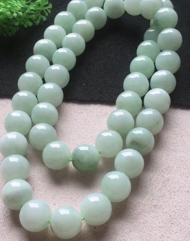 Chuỗi hạt xanh lục nhạt Ngọc phỉ thuý Tự nhiên Jadeite loại A 13.6mm -NT759