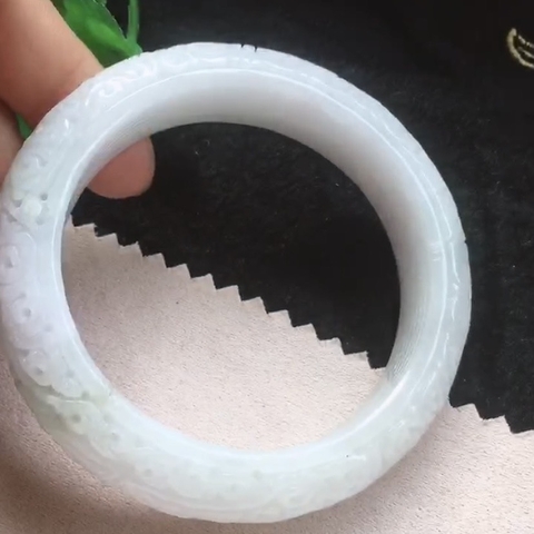 Vòng tay ni57.5 bản chạm  Ngọc phỉ thuý Tự nhiên Jadeite loại A -NT744