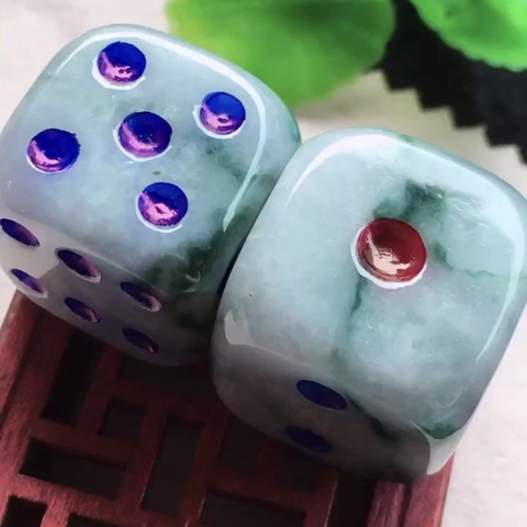 Xúc xắc (xí ngầu) xanh Ngọc Phỉ Thuý tự nhiên Jadeite loại A -NT792