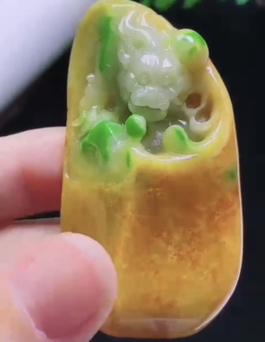 Mặt dây hoàng long (rồng) hoàng tông Ngọc Phỉ Thuý tự nhiên Jadeite loại A -NT782