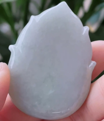 Quan âm tọa đài sen Ngọc phỉ thuý Tự nhiên Jadeite loại A -NT804