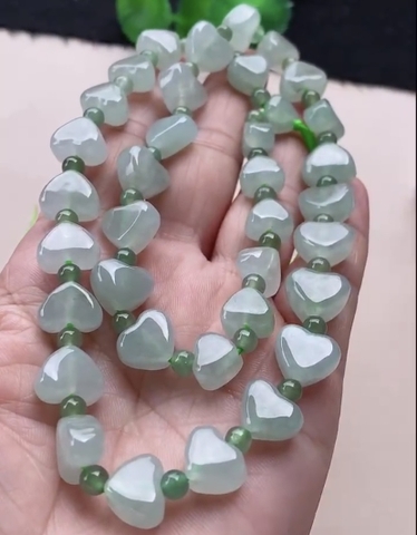 Chuỗi hạt trái tim Ngọc phỉ thuý tự nhiên Jadeite loại A -NT1002