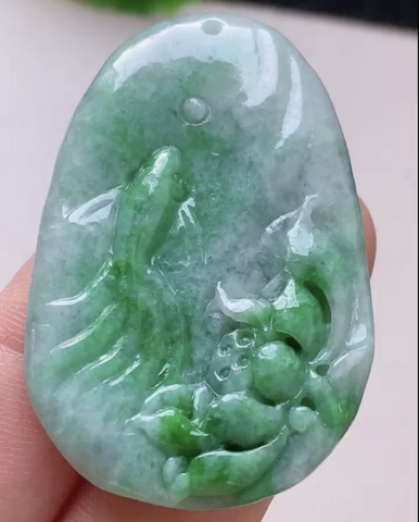 Mặt dây cá chép hoa sen xanh Ngọc phỉ thuý tự nhiên Jadeite loại A -NT1010