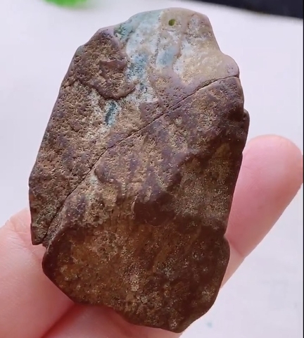 Rồng xanh chạm nguyên thạch Ngọc phỉ thuý tự nhiên Jadeite loại A -NT1080