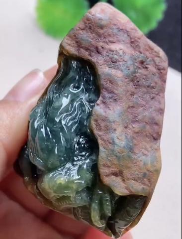 Mặt dây rồng tam giác chạm nguyên thạch Ngọc phỉ thuý tự nhiên Jadeite loại A -NT1086