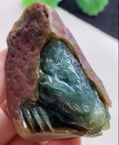 Mặt dây rồng tam giác chạm nguyên thạch Ngọc phỉ thuý tự nhiên Jadeite loại A -NT1086