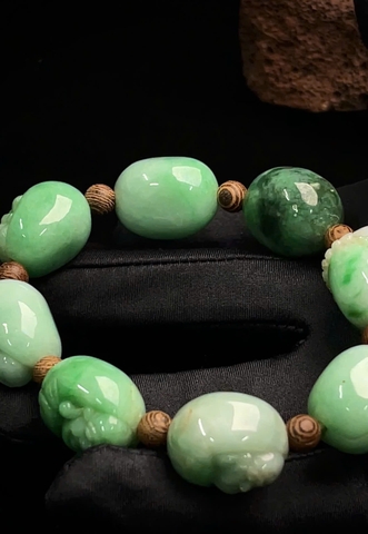 NT1407 Bát diện Hoan Hỉ Phật ngọc phỉ thúy tự nhiên ( Jadeite A)