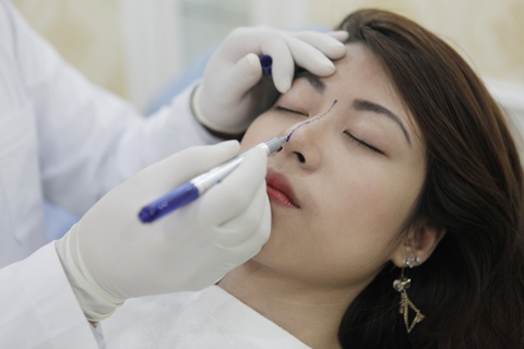 Cách chăm sóc sau nâng mũi cấu trúc và 3 nguyên tắc "Vàng" cần lưu ý