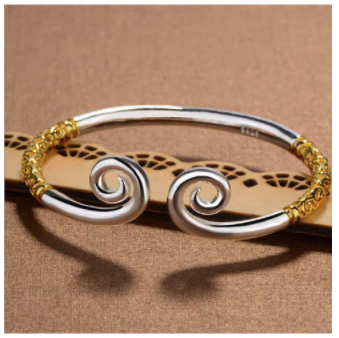 lac-tay-kim-co-nhu-y-man-accessory