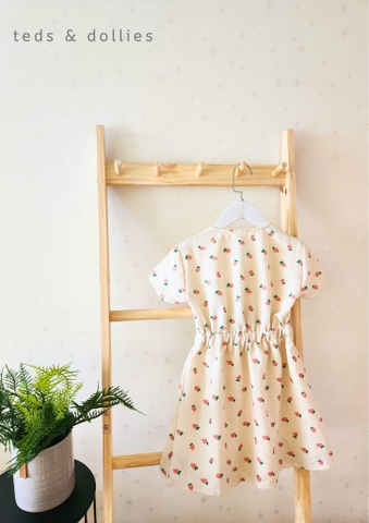 Ted & Dollies Váy crotop họa tiết dâu - TDS2306