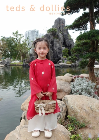Áo dài tơ thêu hoa bé gái màu đỏ - TDAD2401D