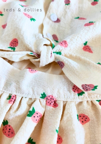 Ted & Dollies Váy crotop họa tiết dâu - TDS2306