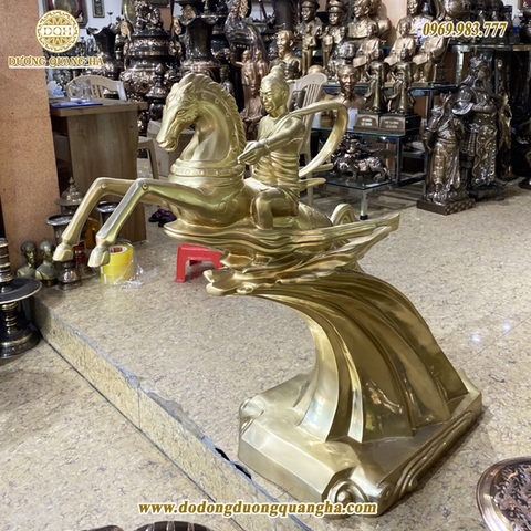 Tượng Thánh Gióng Cattut