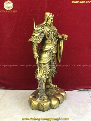 TƯỢNG QUAN CÔNG ĐỒNG VÀNG