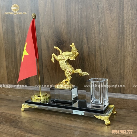 Ống Cắm Bút Mã Phi Thiên 1 Cờ
