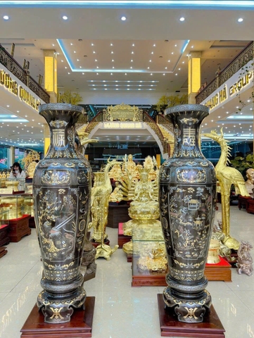 Lộc bình đồng đỏ khảm ngũ sắc