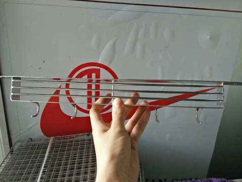 cắm dao treo tường la