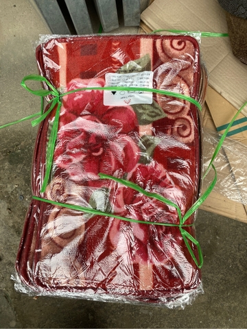 thảm hoa lỳ có viền