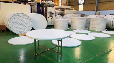 bàn nhựa ròn 120 cm chân rời inox