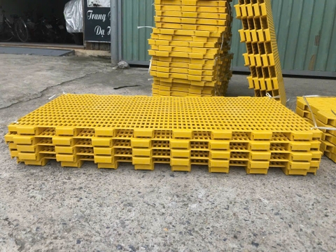 tấm lót sàn heo 100x50 vàng