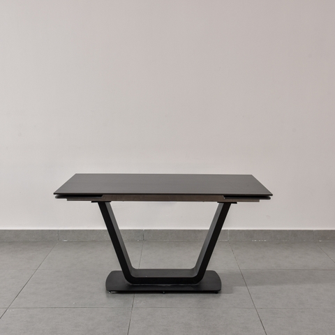 Bàn ăn thông minh Exted chân đen