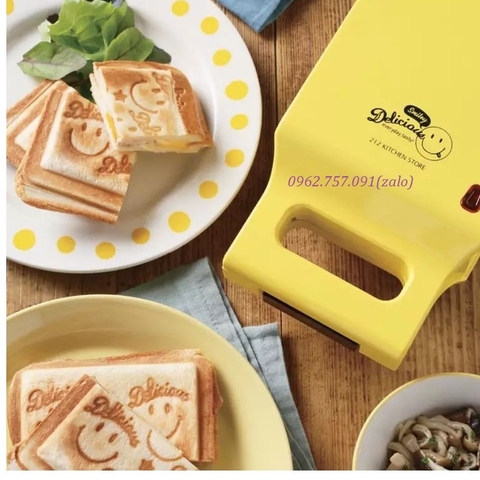 Máy nướng Mini và tạo hình trên bánh Sanwich