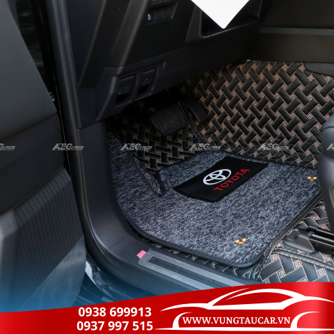 Thảm lót sàn ô tô Toyota Land Cruiser 2023