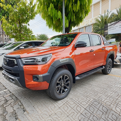 Toyota Hilux 2022 mới nhất