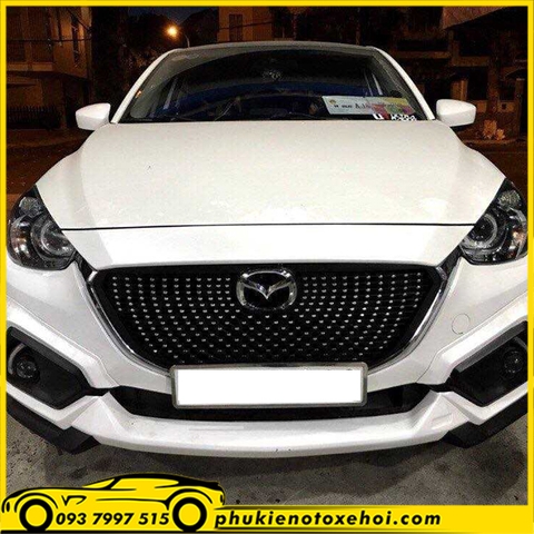 Mặt nạ Ca-lăng xe Mazda 2
