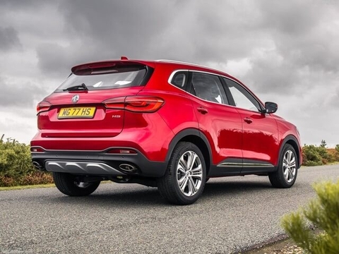 MG HS 1.5 2WD TROPHY 2022