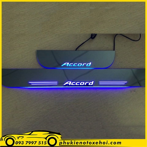 Nẹp bước chân ngoài có đèn xe Honda Accord