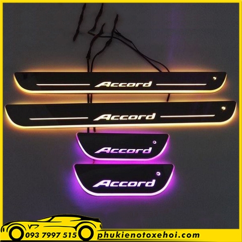 Nẹp bước chân ngoài có đèn xe Honda Accord