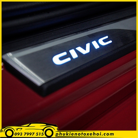 Nẹp bước chân ngoài có đèn xe Honda Civic
