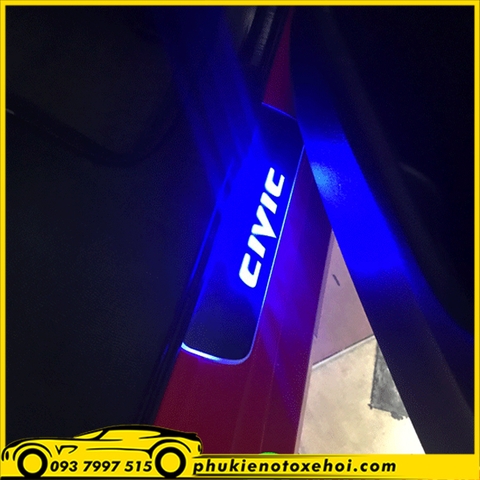 Nẹp bước chân ngoài có đèn xe Honda Civic