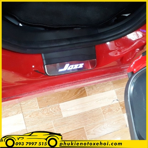 Nẹp bước chân ngoài có đèn xe Honda Jazz