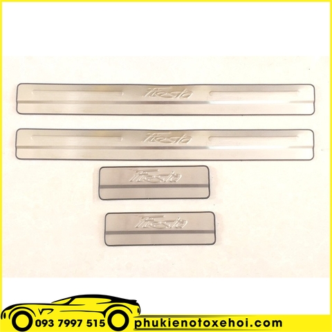 Nẹp bước chân ngoài không đèn xe Ford Fiesta