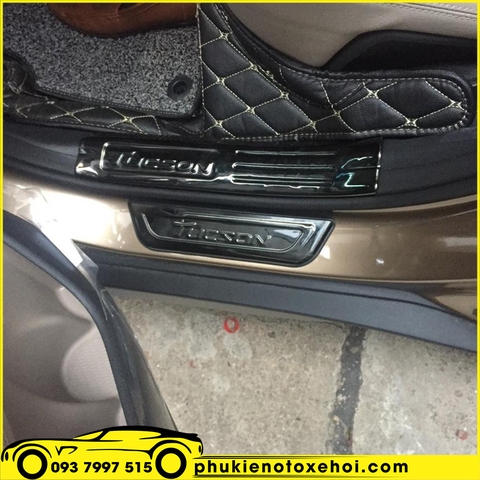 Nẹp bước chân ngoài không đèn xe Hyundai Tucson