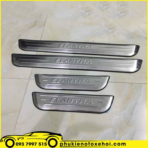 Nẹp bước chân ngoài không đèn xe Hyundai Elantra