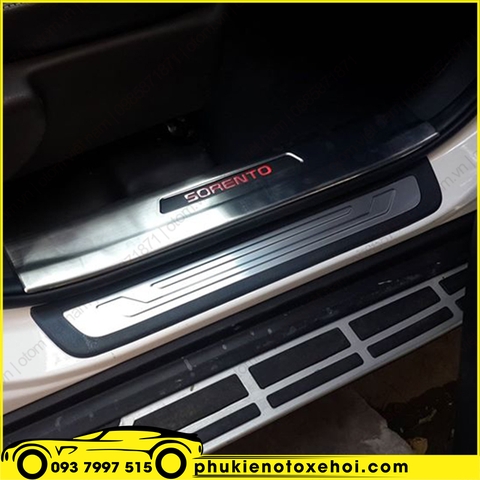 Nẹp bước chân ngoài không đèn xe Kia Sorento
