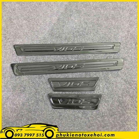 Nẹp bước chân ngoài không đèn xe Toyota Vios