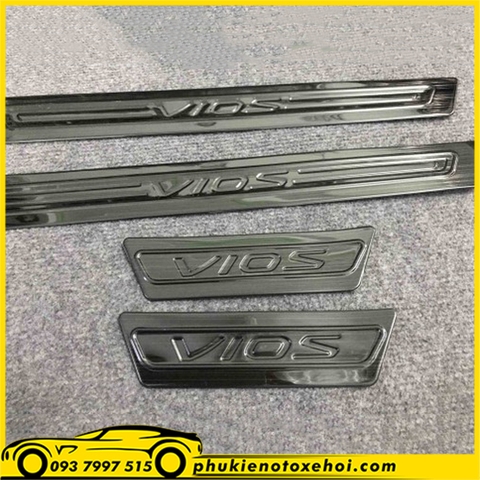 Nẹp bước chân ngoài không đèn xe Toyota Vios
