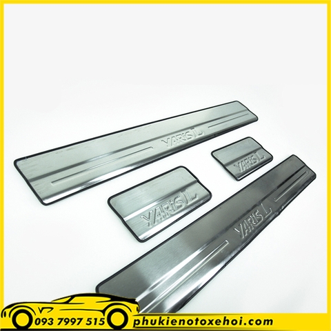 Nẹp bước chân ngoài không đèn xe Toyota Yaris